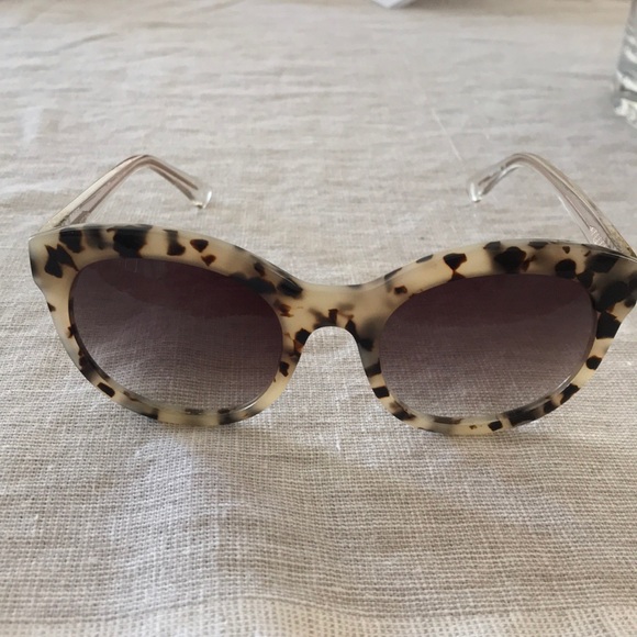 Ett twa Anthroplogie Sunglasses tortoise shell - Picture 2 of 8